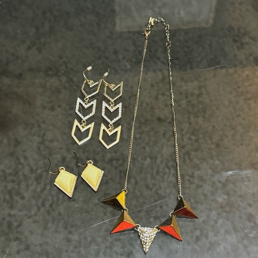Gold Necklace & Earring Jewelry Bundle - Picture 5 of 5